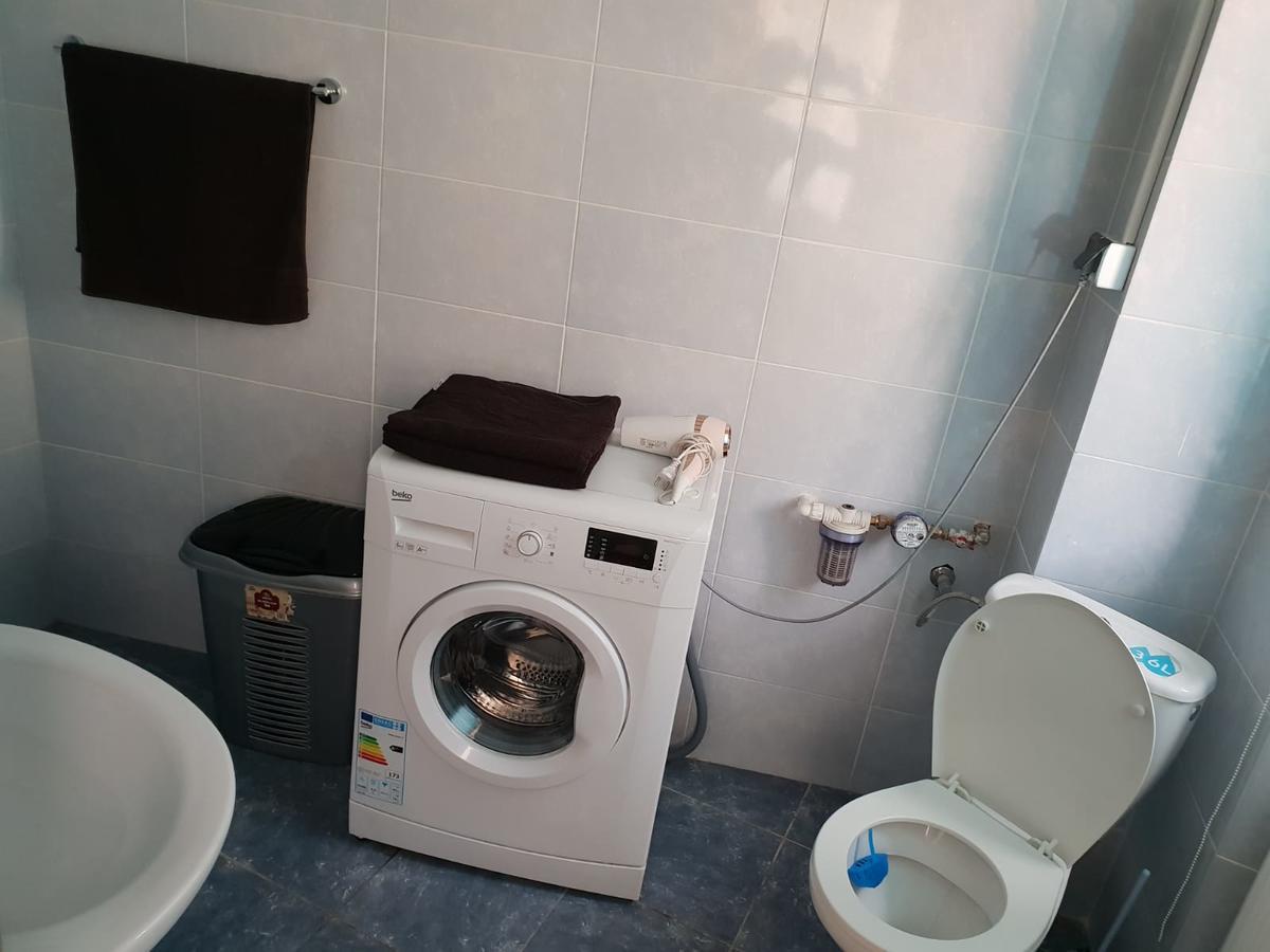 Downtown Place Appartement Boekarest Buitenkant foto